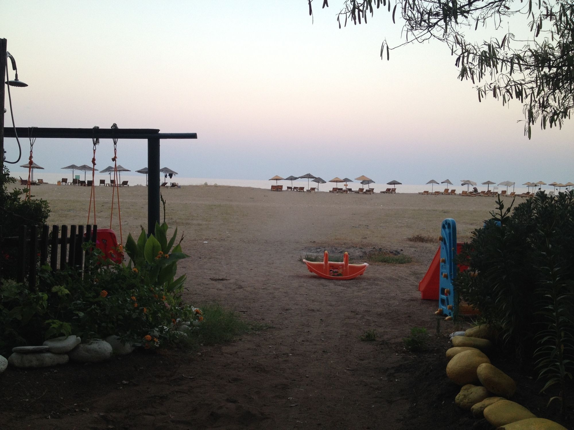 Bellerofon Beach Otel ชิลารึ ภายนอก รูปภาพ